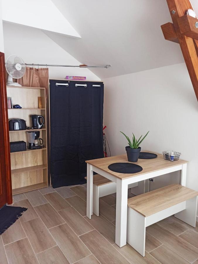 La Pouletterie Apartment โลช ภายนอก รูปภาพ
