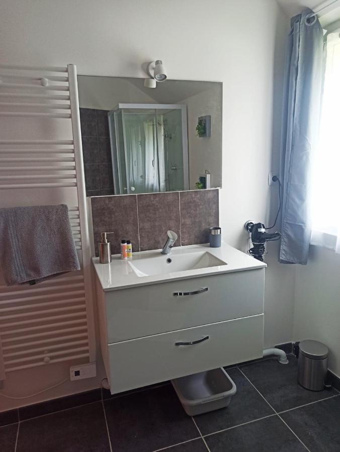 La Pouletterie Apartment โลช ภายนอก รูปภาพ