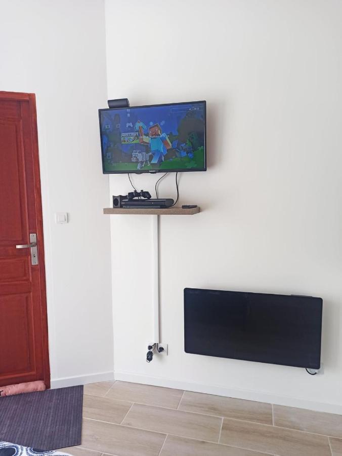 La Pouletterie Apartment โลช ภายนอก รูปภาพ