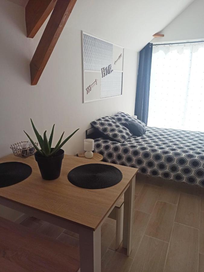 La Pouletterie Apartment โลช ภายนอก รูปภาพ