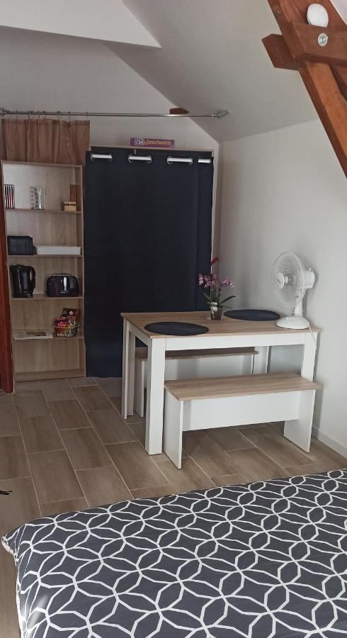 La Pouletterie Apartment โลช ภายนอก รูปภาพ